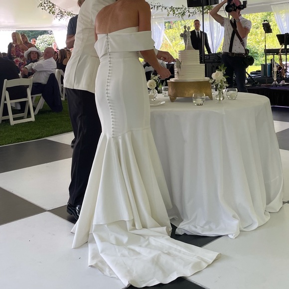 SARAH SEVEN WEDDING DRESS - Picture 3 of 7